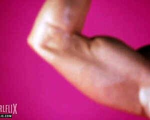 damn brigita brezovac's workout got her ripped n sexy in that bikini 💪🔥 whoa those muscles!