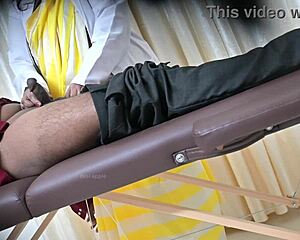 Wonder if desi doctor sahiya's handjob satisfies her arab patient in the hospital?