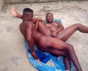 Curvy village girl sneaks curvy ass fuck in unfinished building