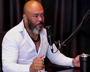 hubby pushed me into swingers bruna ferrari shows fat ass loves huge cocks doesnt watch scenes 😩🍑 ruiva safada