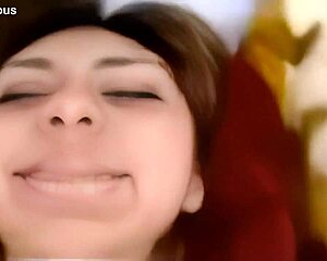 me vuelvo loca con su vergota en mi vagina estrecha humeda disfruten viendome gozar