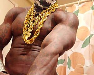 Hallelujah Johnson worships massive black hairy cock