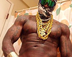 Hallelujah Johnson worships massive black hairy cock