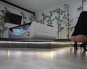 Beautiful colombian slut sucks fucks spanked in brazil hotel