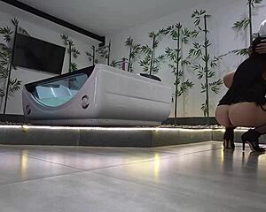 Beautiful colombian slut sucks fucks spanked in brazil hotel