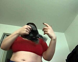 Unaware Giantess JANE JUDGE Does LAUNDRY in Tight Panties