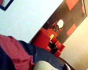 Teen girl poses nude in hotel mirror with her guy