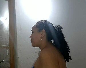 Big ass MILF ditches delivery for cock sucking and rough pounding