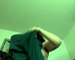 Unaware Giantess JANE JUDGE Does LAUNDRY in Tight Panties