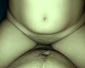 ¡cabalgando su verga enorme al aire libre hasta explotar en orgasmo lácteo con leche por todos lados! 💦🍆🌳