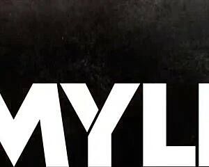 Stepmom's Perfect Ass In Erotic Yoga Routine