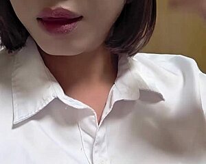 Shemale Ting Xuan Office Lady Pees Publicly Outdoors in China