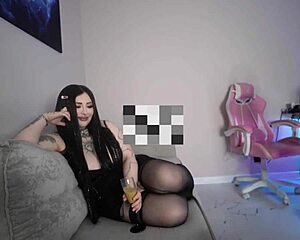 oh man, the delivery guy never thought he'd pound this pornstar's curvy ass so rough tonight!