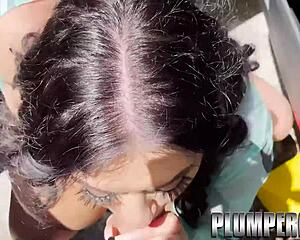 Whoa, huge tit Latina milf slurps stranger's monster cock in car by laundry!