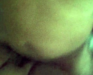 omg check this chubby amateur's fat hairy pussy getting fucked casero style 😍🍑