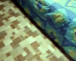 le ofrezco 100 mil pesos a la vecina y me deja llenarle el coño de leche 😍🍑💦