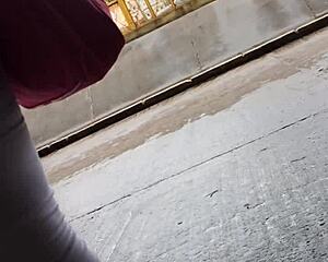 gostosa's juicy ass hidden candid on bus 😍🍑