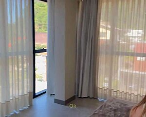 ¿quieres ver como la agente cobra su comisión en semen?