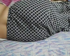 oh man, my desi housewife wife loves gettin naked n enjoyin sex with old cuck