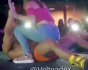 ecuador's la orquídea milf shakes her massive ass cheeks