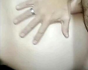 ruiva safada babando no pau e pedindo pra meter gostoso nessa bunda grande 😏🍑