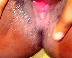 Amateur ebony babe worships juicy pussy lips outdoors solo