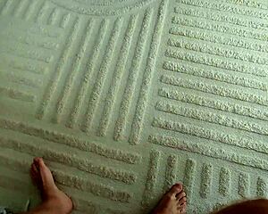 i couldn't resist step mommy's ass while daddy's gone