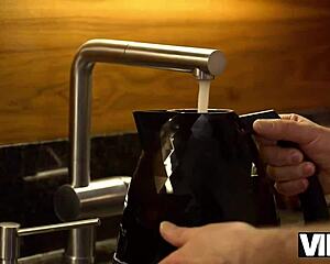 Jenny Smart's mesmerizing body gets pounded by experienced old lover