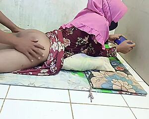 damn hijab college girl gettin pounded doggystyle in dorm viral style