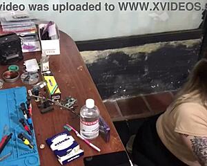 no cash for the tech so i ended up deepthroating his cock 😩💦 slutty blonde latina blowjob