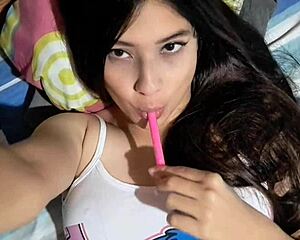 NIÑERA CACONDA TE FOLLA Y TE HACE CORRERTE DOS VECES CON SUS GRANDES TETAS