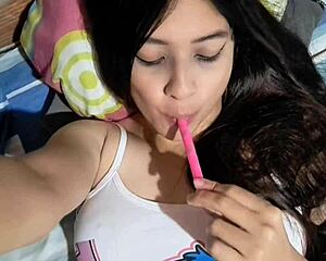 NIÑERA CACONDA TE FOLLA Y TE HACE CORRERTE DOS VECES CON SUS GRANDES TETAS