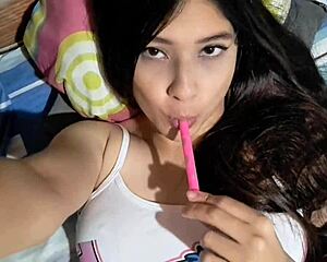 NIÑERA CACONDA TE FOLLA Y TE HACE CORRERTE DOS VECES CON SUS GRANDES TETAS