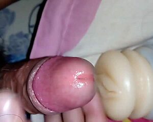 Wanna see me fuck this tight sextoy till it squirts?