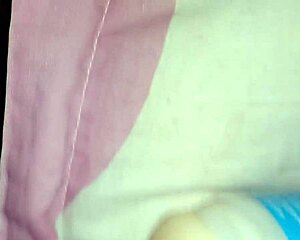 Wanna see me fuck this tight sextoy till it squirts?