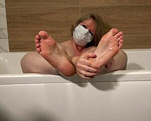 imagine my chubby milf feet soaking wet, ready for your fetish touch in the tub