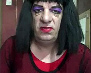 Bisexual Crossdresser Fills His Own Ass