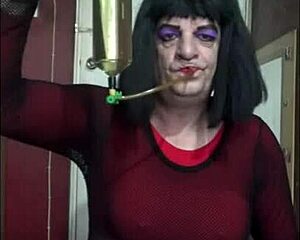 Bisexual Crossdresser Fills His Own Ass