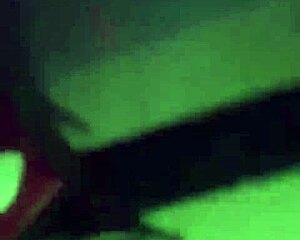 tunadance tukidinywa shakes her hips watch her dance wild!!