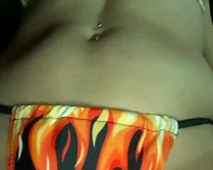 Leaked Sexts: Naked Beach Squirt In Public - Can You Handle It?!