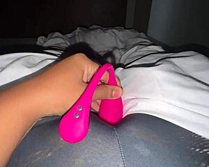 voy a deliberar un orgasmo jugoso chorreando antes de ir al hospital como enfermera cachonda?