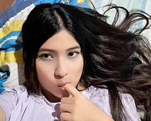 damn, check this sexy colombian babe's homemade masturbation in miniskirt