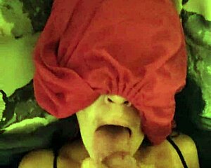 Sexy fitness wife debuts in homemade porn wearing stockings