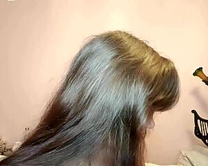 i want to suck that monster cock!