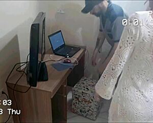 HORNY HOUSEWIFE BLOWS AND FUCKS DEPRAVED MAINTENANCE MAN CUM ON ASS