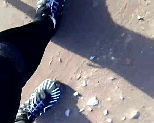 testing my new barfuß shoes outdoors in leggings feeling sexy and free