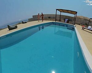 Amuse De Bauche Couple's Holiday Doggystyle Fisting Gaping Quickie