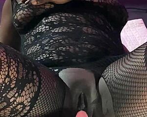 ebony milf squirts nonstop orgasms on homemade sex machine toy