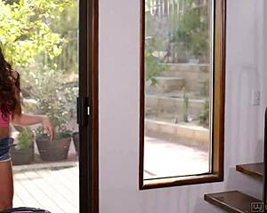 spring break college girls elsa jean scarlett sage lena dive muffs!