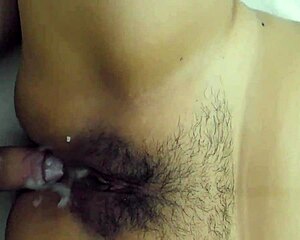 aprovecho mi prima mareada meto verga en su gran culo morena no se deja